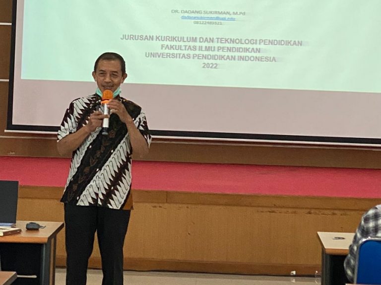 Profil Dosen Yang Professional dan Istimewa