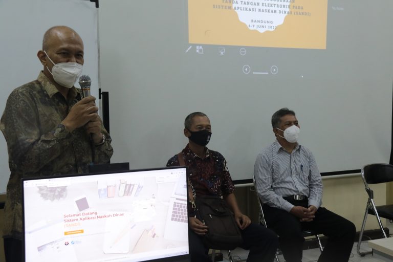 Panitia Implementasi Tanda tangan Elektronik dengan Sistem Aplikasi Naskah Dinas