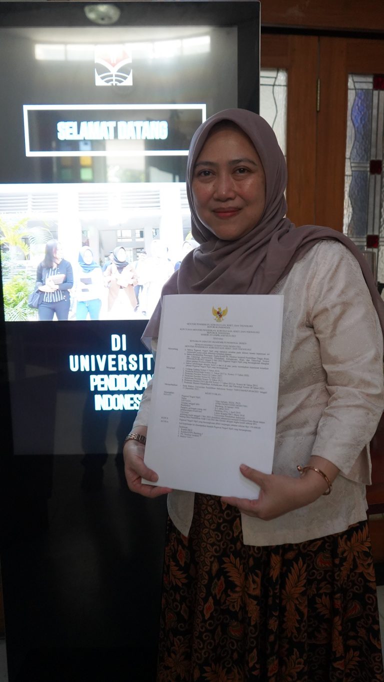 Terima SK Gubes, Prof. Vina Kebut Rampungkan Pembukaan Prodi PAUD Jenjang S3