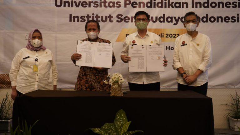 FPIPS UPI Tandatangani Perjanjian Kerja Sama dengan Disbudpar Kota Bandung