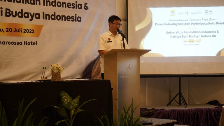 Karya-karya seniman dan budayawan UPI Bikin Kangen Wisatawan