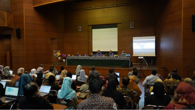 Rektor Gelar Pertemuan Membahas Penyelesaian Kelangkapan Data Pelaporan IKU