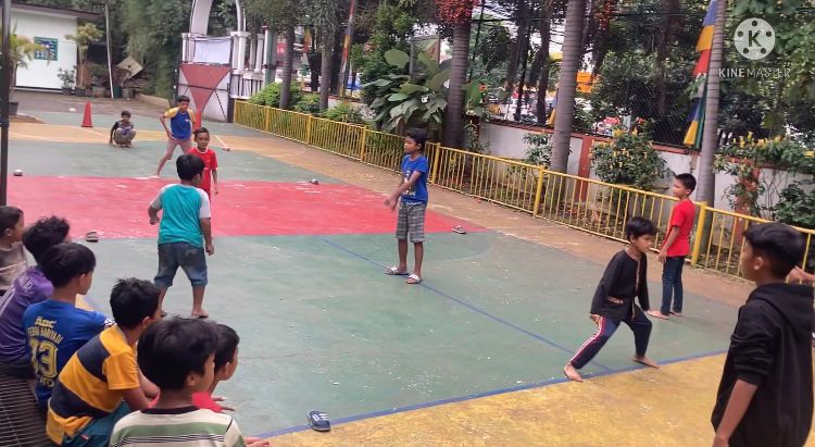 Mahasiswa IKOR FPOK UPI Kenalkan Olahraga Tradisional