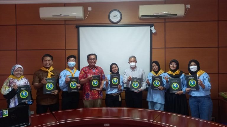 Wakil Rektor Bidang Pendidikan dan Kemahasiswaan dan Direktur Kemahasiswaan UPI Apresiasi Peluncuran Jurnal Penelitian dan Pengabdian Kepada Masyarakat UKM Mahacita UPI