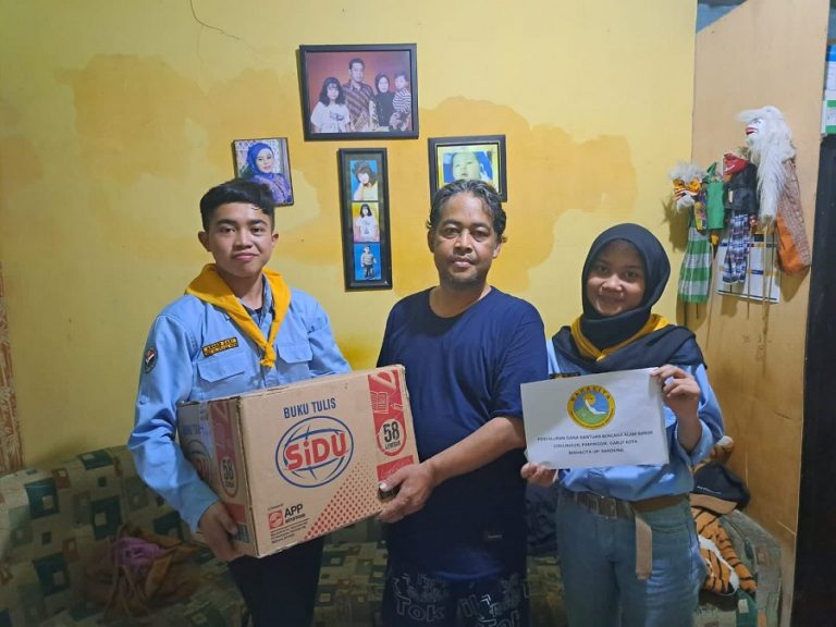 UKM Mahacita UPI Salurkan Bantuan Bencana Banjir Kabupaten Garut