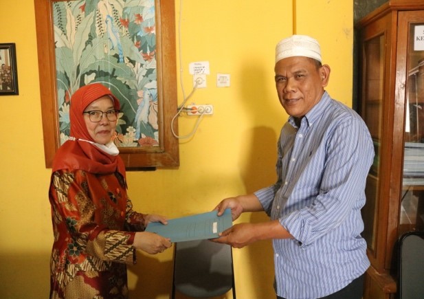 Program Studi Pendidikan Masyarakat FIP UPI Menyelenggarakan Pendampingan Strategi Diversifikasi Produk Tulang Ikan Bagi Warga Belajar Pasca Konservasi Keberaksaraan