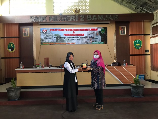 Prodi Pendidikan Tata Boga FPTK UPI Selenggarakan Pengabdian Kepada Masyarakat Melalui Pelatihan Penulisan Karya Ilmiah dan Publikasi Ilmiah bagi Guru SMK Negeri 2 Banjar