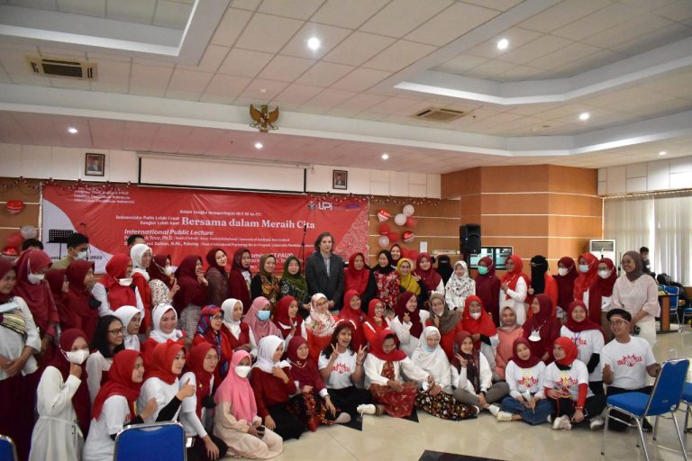 DOSEN AUCKLAND UNIVERSITY, NEW ZEALAND TAKJUB DENGAN KUALITAS MAHASISWA UPI