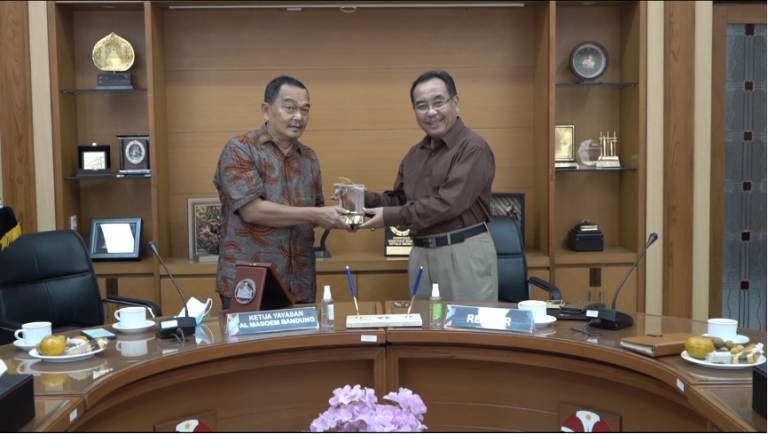 GANDENG AL MA’SOEM: UPI SIAP PRODUKSI AIR MINERAL “BUMI SILIWANGI”￼