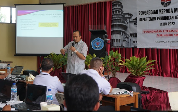 DPTE FPTK UPI Selenggarakan PKM dengan Tema “Peningkatan Literasi Digital untuk Guru di SMKN 1 Cisarua