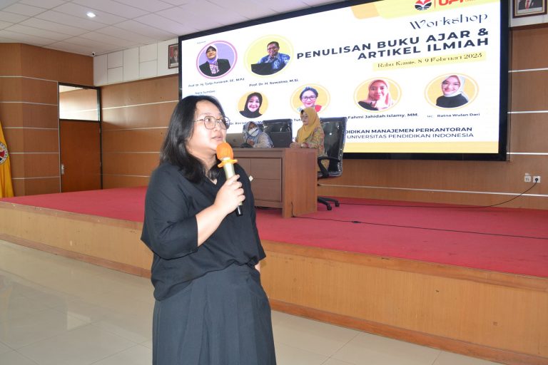 Perdana! 300 Mahasiswa DIKMANPER FPEB UPI Ikuti Workshop Penulisan Artikel Ilmiah