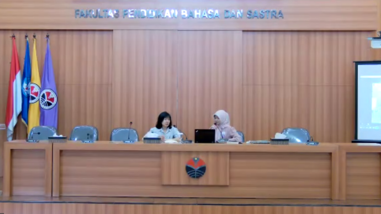 Dosen Senior Soas University Soe Tjen Marching Buka-Bukaan Tentang Penulisan Kreatif pada Kuliah Umum Prodi Pendidikan Bahasa dan Sastra Indonesia