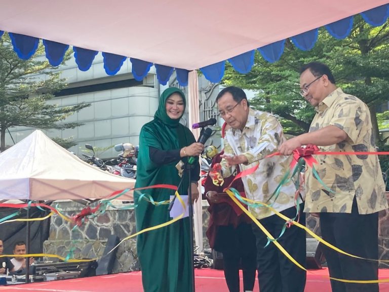 BAZAAR RAMADHAN UPI:ERATKAN SILATURAHMI, KUATKAN EKONOMI SIVITAS AKADEMIKA UPI