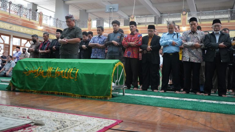 Rektor UPI Sampaikan Duka Cita Atas Wafatnya Prof Didi Suherdi