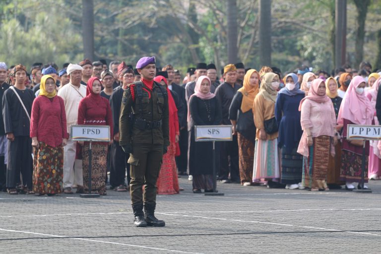 Komandan Menwa Yon XI/UPI/RP Pimpin Upacara Peringatan Hari Pendidikan Nasional