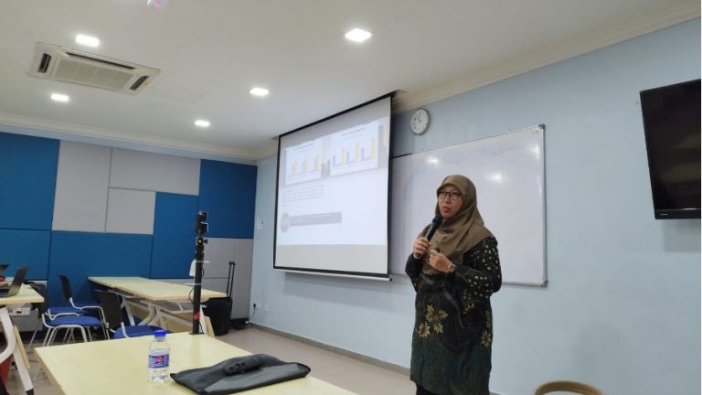 Tingkatkan Capaian Indikator Kineja Utama (IKU) Bidang Program Studi Bekerjasama dengan Mitra Kelas Dunia, Dr. Elis Mediawati, S.Pd., S.E., M.Si., Ak., CA, CFP menjadi Visiting Professor Universiti Kebangsaan Malaysia