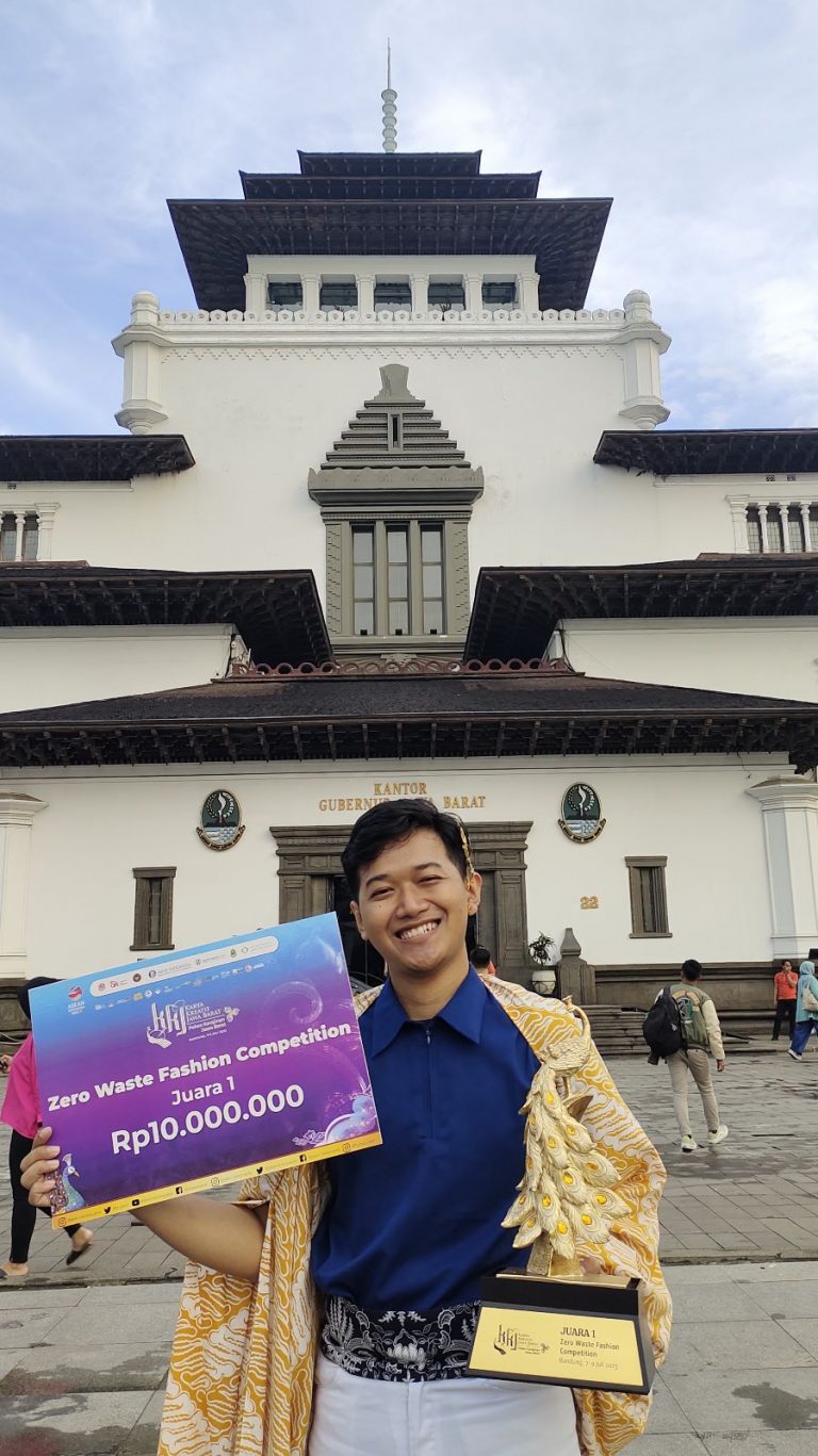 Mahasiswa Prodi Pendidikan Tata Busana FPTK UPI Juara 1 Zero Waste Competition