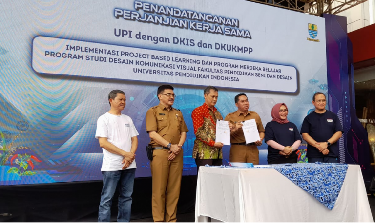 Sukses Gelar Seminar dan Eksibisi Desain 2023, Prodi Desain Komunikasi Visual FPSD UPI Pamerkan Karya Project Based Learning Melibatkan UMKM dan Pemerintah  Kota Cirebon