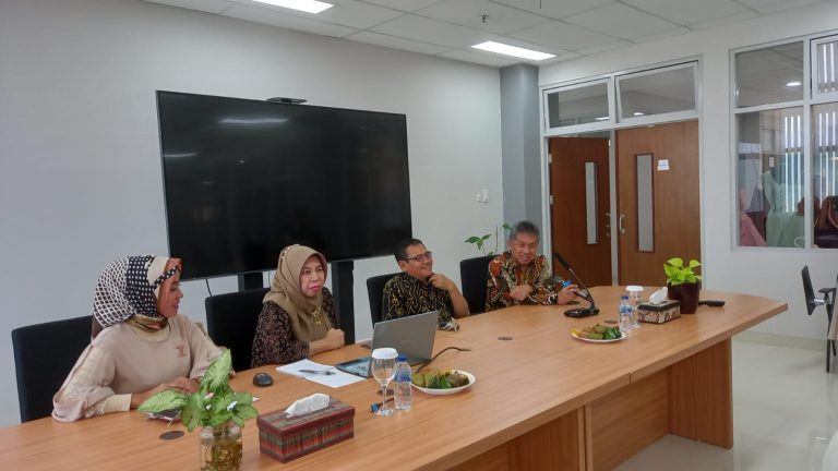 Sukses Gelar Pelatihan Start Up Ekonomi Kreatif Batch 3, Direktorat Inovasi dan Pusat Unggulan Tingkatkan Capaian Indikator Kinerja Utama (IKU) Bidang 1 Lulusan Mendapatkan Pekerjaan yang Layak