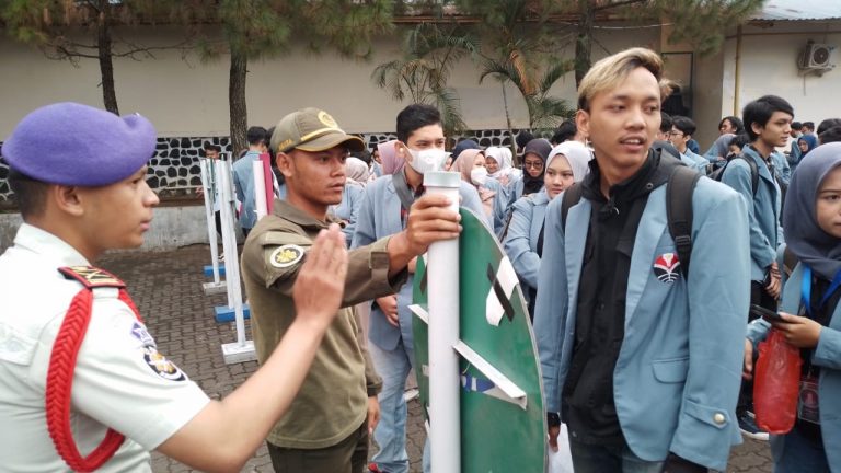 Menwa Batalyon XI/UPI/RP Ikut Sukseskan Pelepasan Mahasiswa KKN UPI
