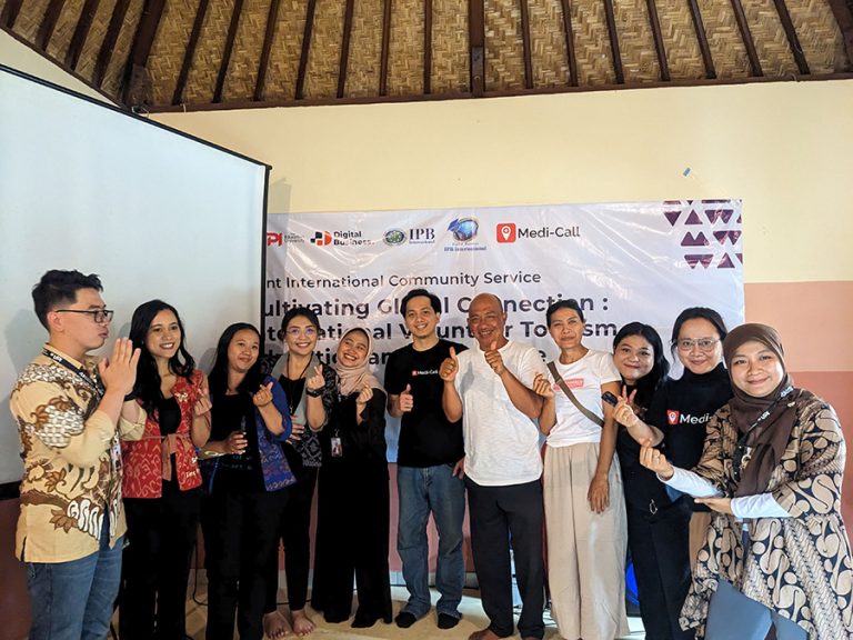 Sukes Gelar Pengabdian Kepada Masyarakat Internasional, Program Studi Bisnis Digital Kampus UPI di Tasikmalaya Tingkatkan Kemampuan Volunteer Asing