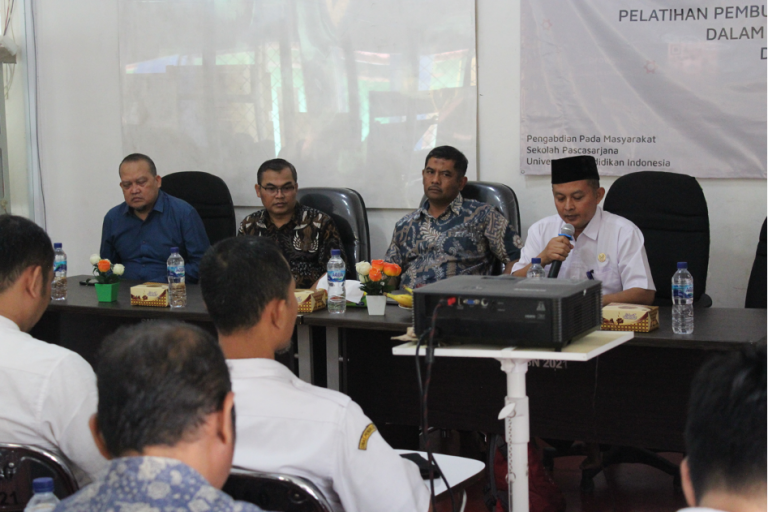 Program Studi Pendidikan Teknologi dan Kejuruan SPs UPI Selenggarakan Pengabdian Kepada Masyarakat di SMKN 1 Pebayuran Kabupaten Bekasi