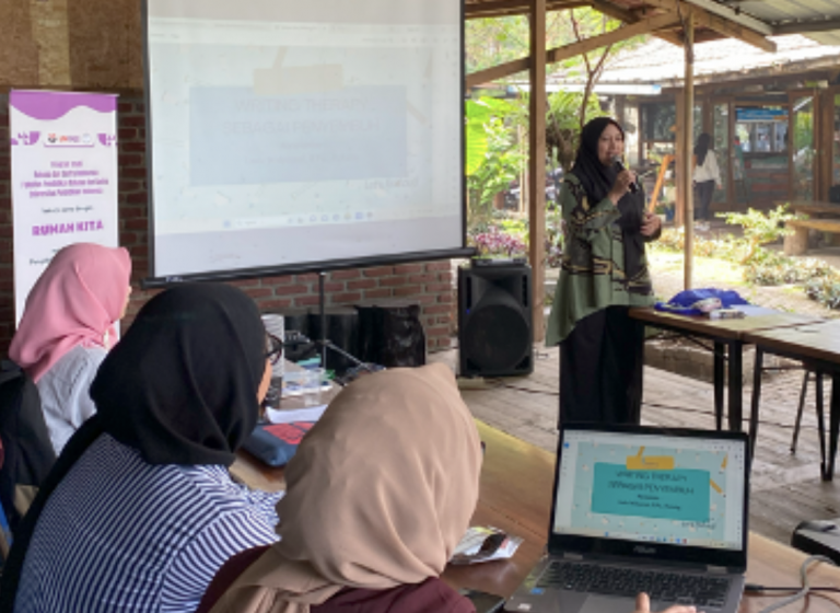 Prodi Bahasa dan Sastra Indonesia FPBS UPI dan Komunitas Rumah Kita Gelar Kegiatan Menulis Sebagai Media Terapi