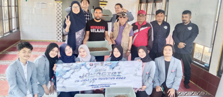 Mahasiswa KKN UPI Hadirkan Solusi Inovatif Pengelolaan Sampah di Desa Jayagiri, Kecamatan Lembang