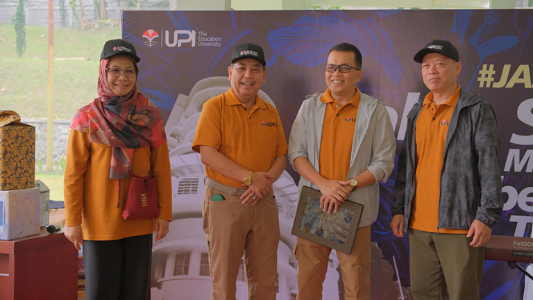 Menginspirasi, Jas Beludru (Jalan Sehat Menyambut Pembelanjaran Terpadu) Hasilkan Collective Excellence Para Guru Besar UPI