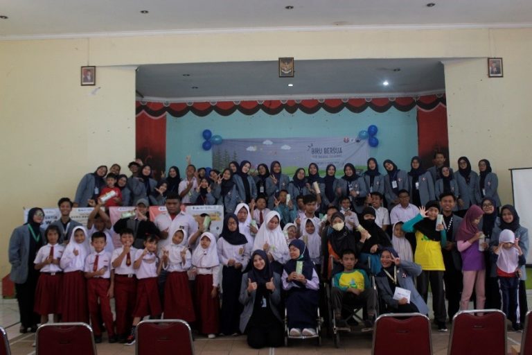 BEM Kementerian Sosial Masyarakat Kampus UPI Cibiru Membuat Gebrakan Positif Melalui Acara Pemberdayaan Masyarakat “BIRU BERSUA” di SLB Negeri Cileunyi