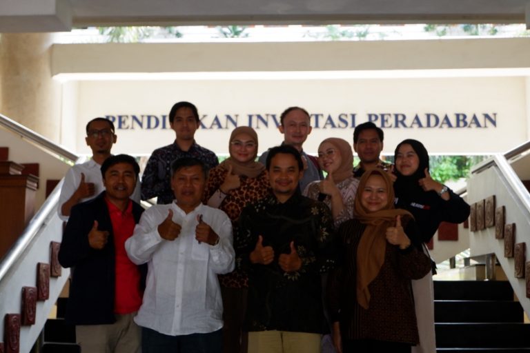 UPI JALANI SILAHTURAHMI DAN TUKAR INFORMASI KEHUMASAN DAN PPID KE UNY