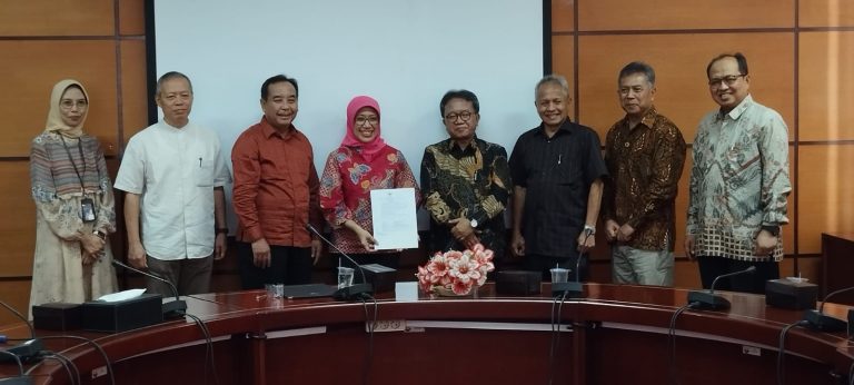 10 Dosen UPI Terima SK Guru Besar