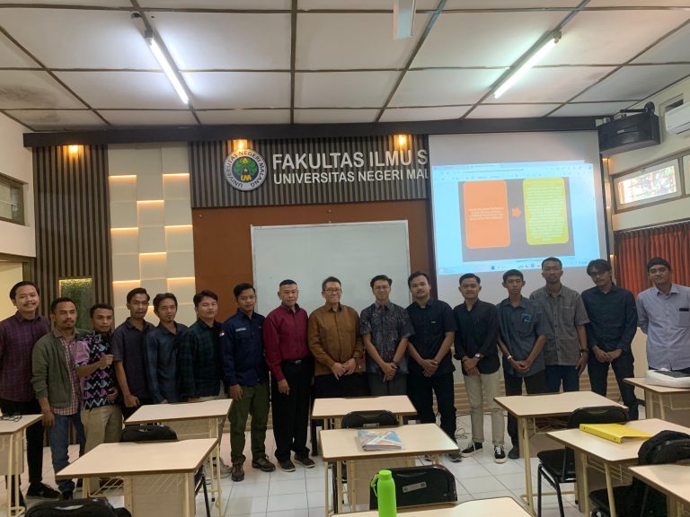 Prof.  Dr. Cecep Darmawan menjadi Dosen Tamu Program Studi S2 PPKn Departemen Hukum dan KewarganegaraanFakultas Ilmu Sosial Universitas Negeri Malang
