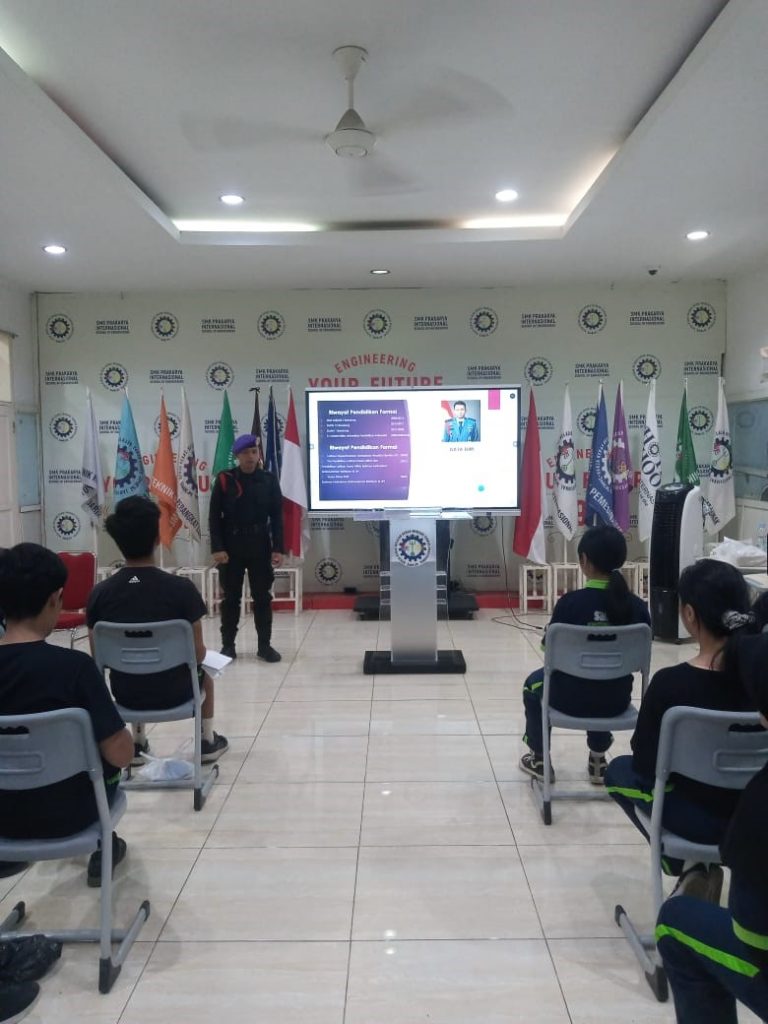 Menwa Yon XI/UPI/RP Latih Kepemimpinan 40 Siswa SMK Prakarya Internasional