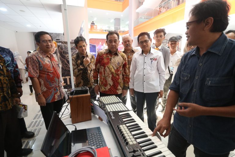 DIPUU UPI Pamerkan Produk Inovasi Hasil Matching Fund, Teaching Industri, Riset dan Pengembangan