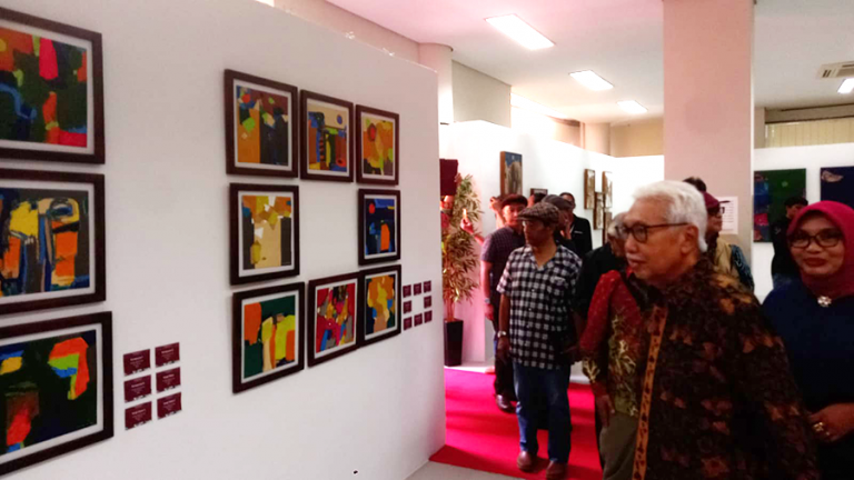 Peringati Dies Natalis ke-9, FPSD UPI Gelar Pameran Tunggal Seniman dan Akademisi Tjetjep Rohendi Rohidi