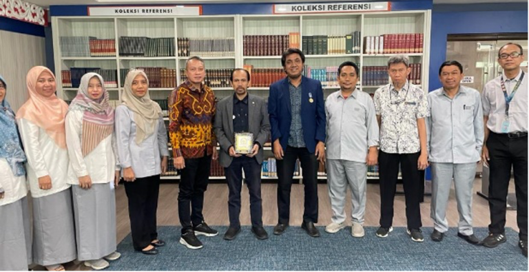 Promosi Robot Perpustakaan UPI Cibiru ke DPR RI