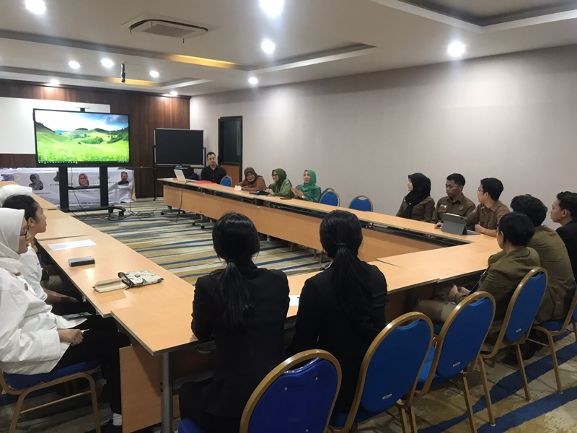 Dosen Prodi Pendidikan Bahasa Perancis menggelar pengabdian kepada masyarakat melalui Pelatihan Bahasa Perancis Dasar bagi Pegiat Pariwisata di Kota Bandung