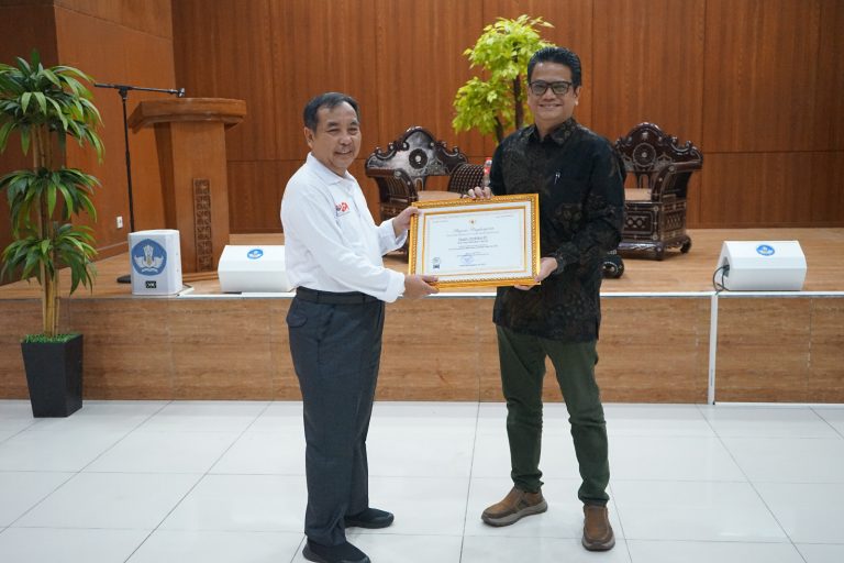 Tim RBI FPIPS-UPI Mendapatkan Penghargaan dari Kemendikbud Dikti Ristek