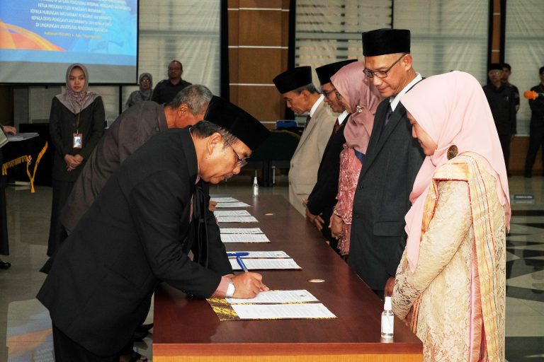 Rektor UPI Lantik 19 Pejabat di Lingkungan UPI