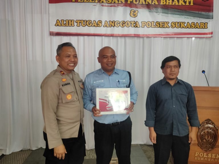 Pimpinan UPT K3 UPI Apresiasi Prestasi Anggotanya