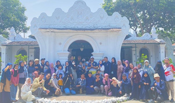 Kelurahan BPI UPI 2.0 Melaksanakan “Cultural Tour” ke Cirebon