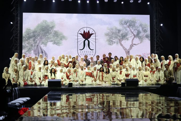 Mahasiswa Prodi Pendidikan Tata Busana FPTK UPI Gelar Fashion Show Tahunan