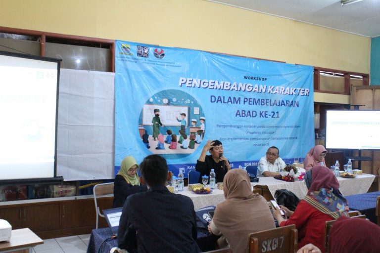 Mahasiswa Prodi Pendidikan Dasar Sekolah Pascasarjana UPI Selenggarakan Workshop Pengembangan Karakter dalam Pembelajaran Abad ke-21