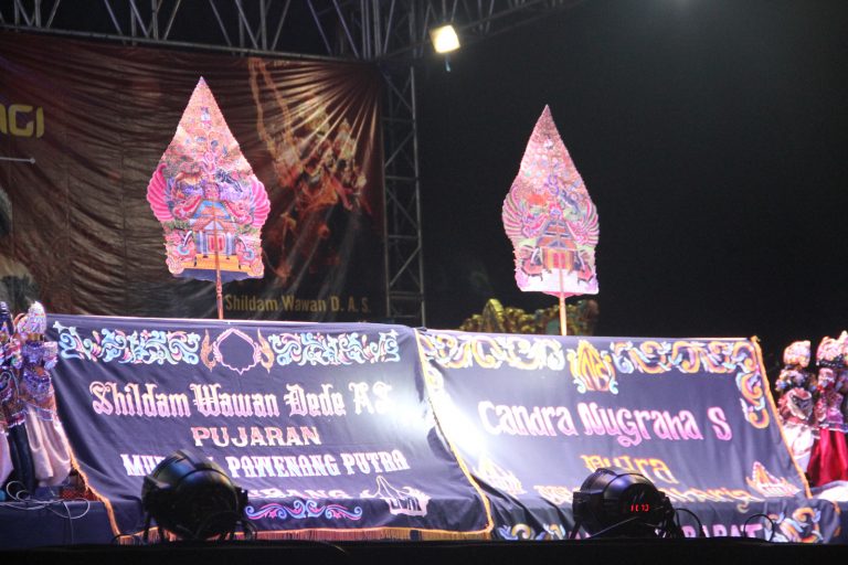 UPI Gelar Wayang Golek, Mahasiswa Pendidikan Bahasa Sunda UPI jadi Dalangnya!