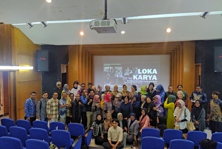 LOKAKARYA Revitalisasi Tari Klasik Sunda sebagai Bentuk Kolaborasi antar Akademisi dan Praktisi