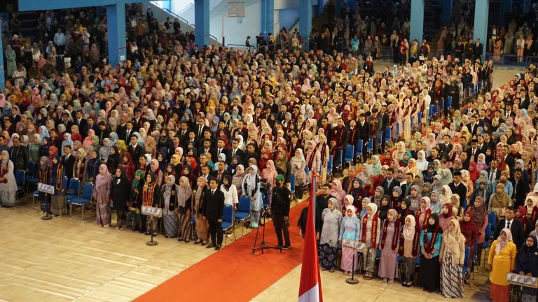 2644 Lulusan, Ikuti Upacara Pengambilan Sumpah Profesi bagi Lulusan PPG