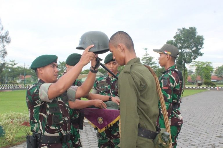 PEMBUKAAN DIKLATSARMIL RESIMEN MAHASISWA MAHAWARMAN BATALYON XI UPI/RP ANGKATAN 52 DI BATALYON ZENI TEMPUR 9/LANG LANG BHUANA