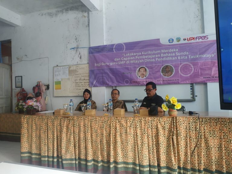 2 Guru Besar UPI Pelopori Lokakarya Kurikulum Muatan Lokal Bahasa Sunda