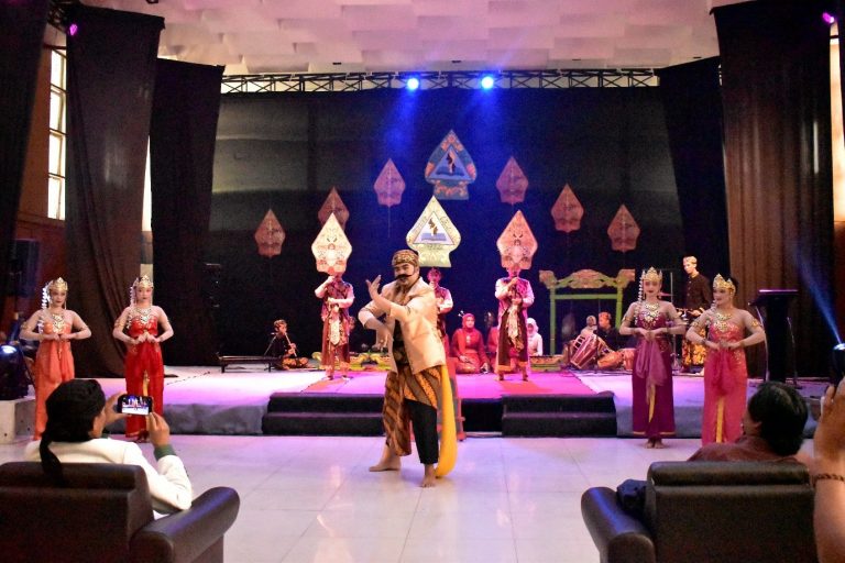 Riksa Budaya Sunda, Sebuah Kolaborasi Hima Pensatrada dengan Prodi Pendidikan Bahasa Sunda FPBS UPI